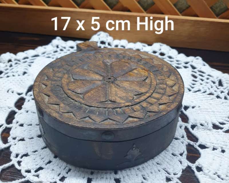 WOODEN TRINKET BOX FOR YOUR COLLECTION | DECOR |