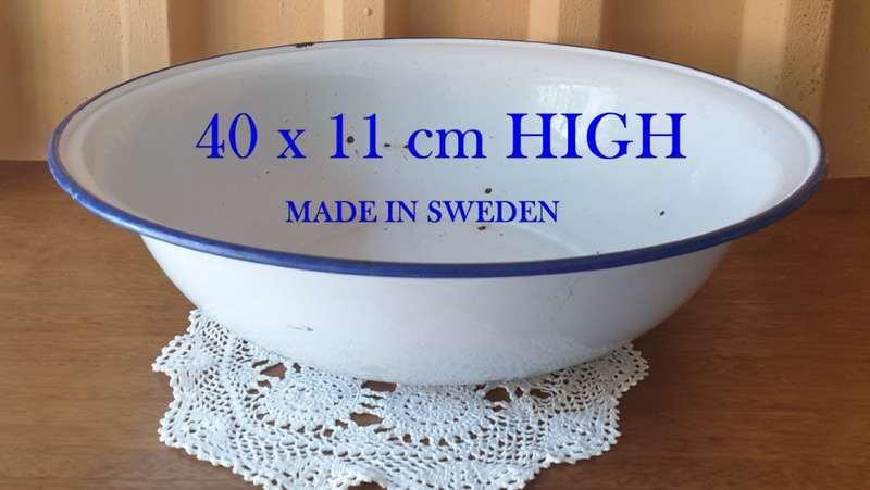Vintage Enamel Bowl | Kitchen | Decor |