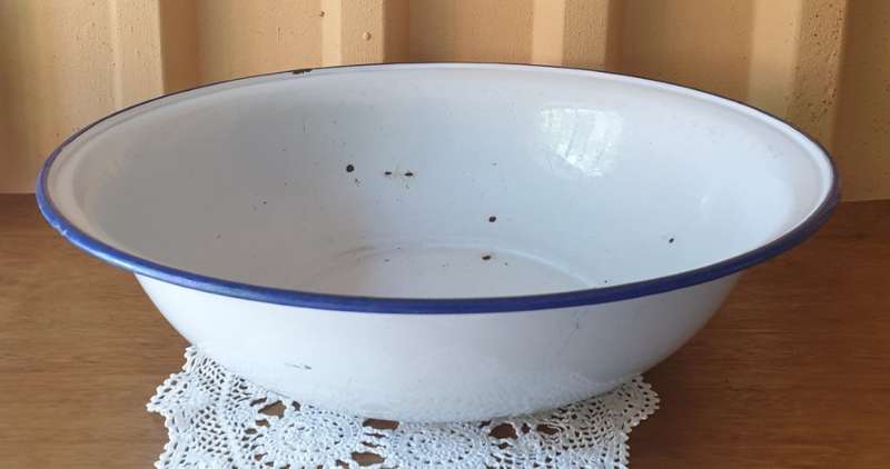 Vintage Enamel Bowl | Kitchen | Decor |