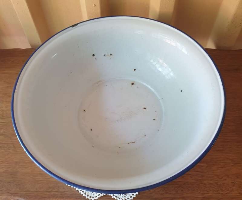 Vintage Enamel Bowl | Kitchen | Decor |
