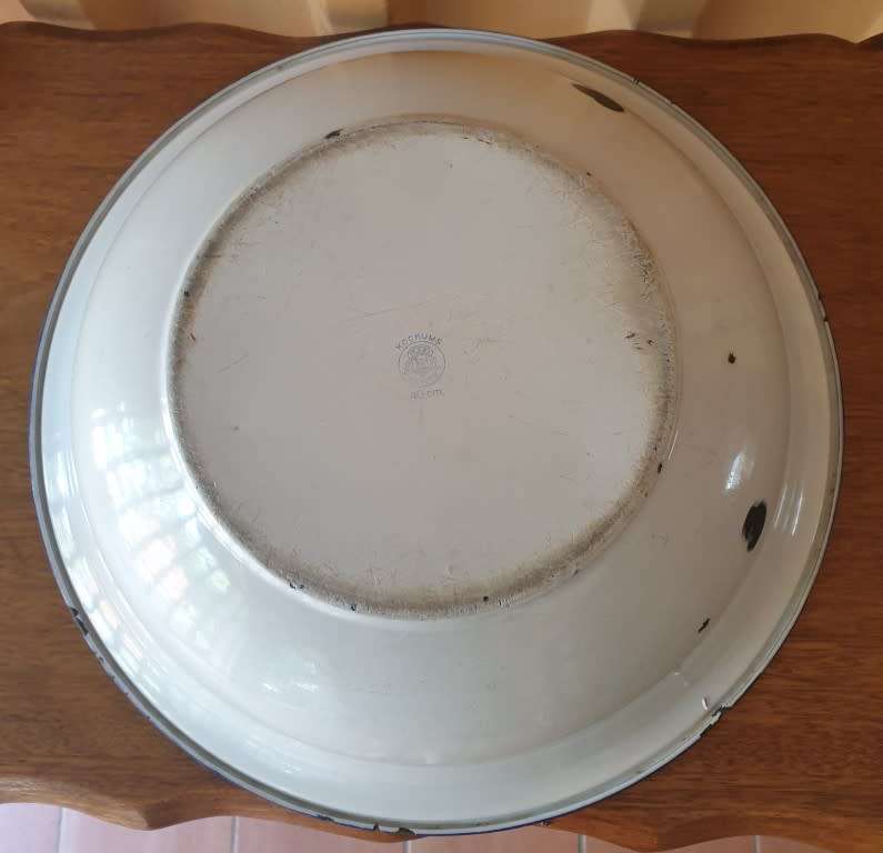 Vintage Enamel Bowl | Kitchen | Decor |