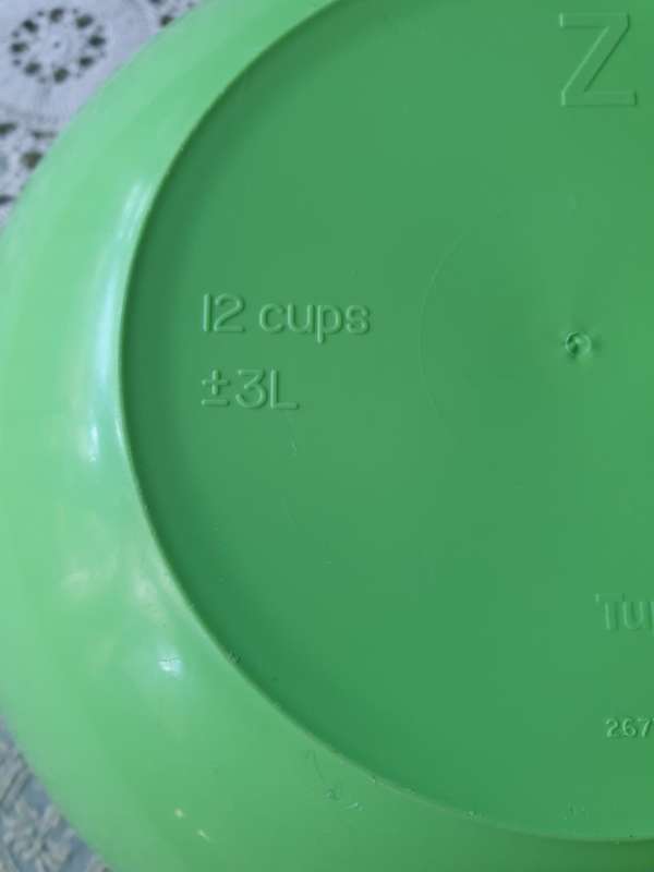 3 TUPPERWARE CONTAINERS | KITCHEN |