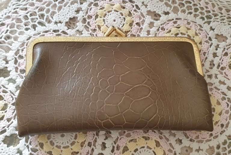 VINTAGE PURSE | LEATHER ? |