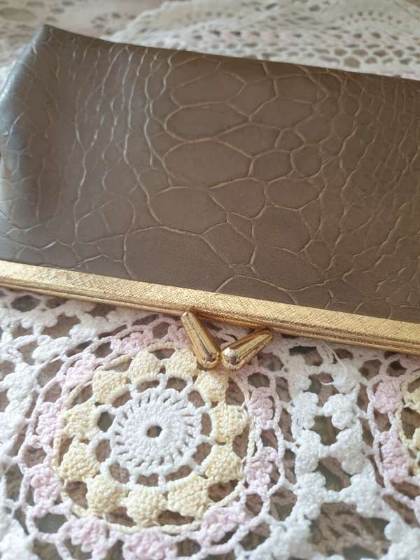 VINTAGE PURSE | LEATHER ? |