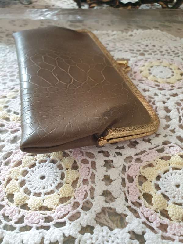 VINTAGE PURSE | LEATHER ? |