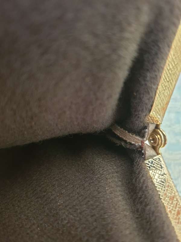 VINTAGE PURSE | LEATHER ? |