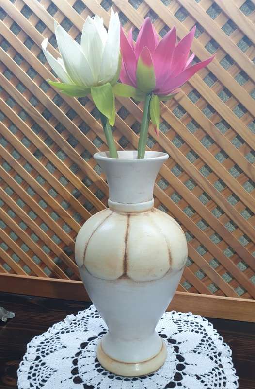 CERAMIC VASE WITH FLOWERS