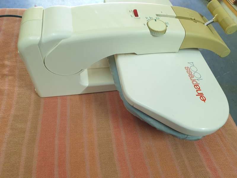 ELNAPRESS ...Only one on Bobshop . Good working order