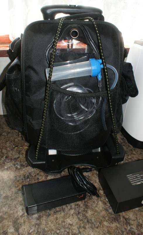 Lovego Lg102 Portable Oxygen Concentrator (4.5 Litre)        AS NEW  ONLY USED FOR A FEW HOURS.