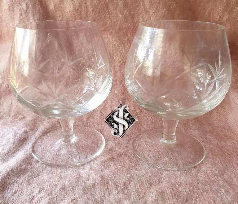 SET OF TWO CRYSTAL GLASSES