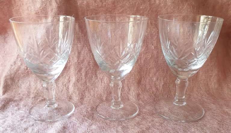 SET OF THREE CRYSTAL GLASSES