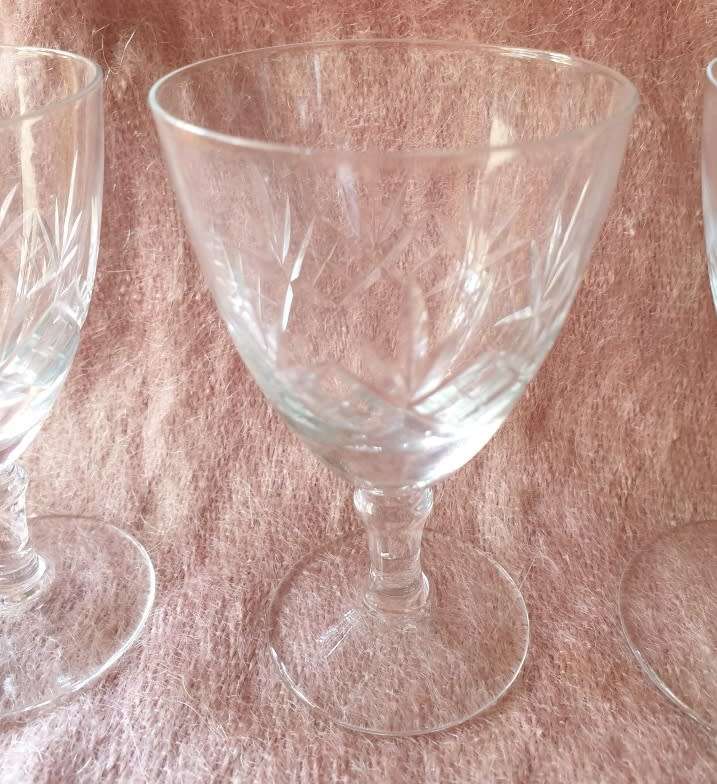 SET OF THREE CRYSTAL GLASSES