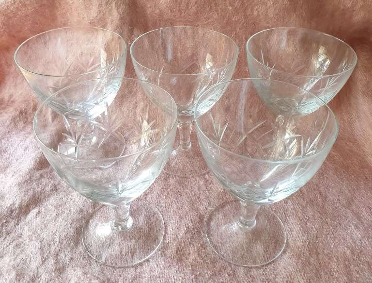 SET OF 5 CRYSTAL GLASSES
