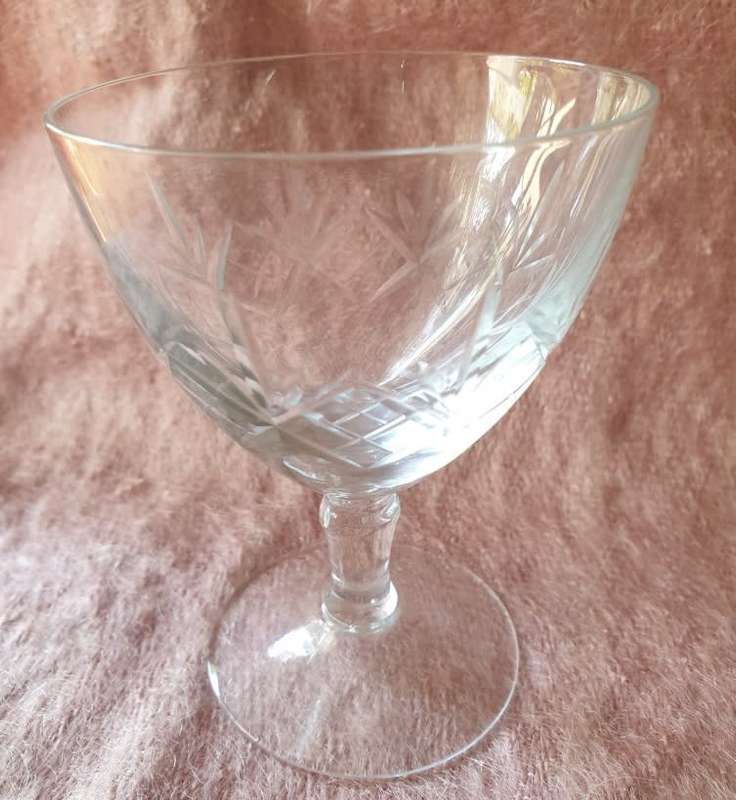 SET OF 5 CRYSTAL GLASSES