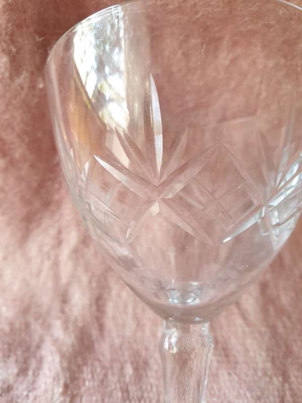 SET OF 5 CRYSTAL GLASSES