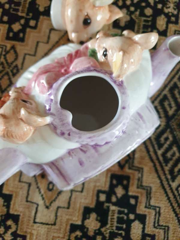 Character Tea Pot   Mouse Tea pot 18 x 13 x 15 cm High