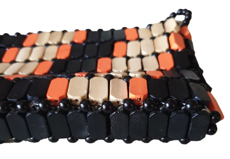 Wooden Beaded Handbag / Clutch 1970`s Beautiful Condition | 21 x 13 x 4 cm |