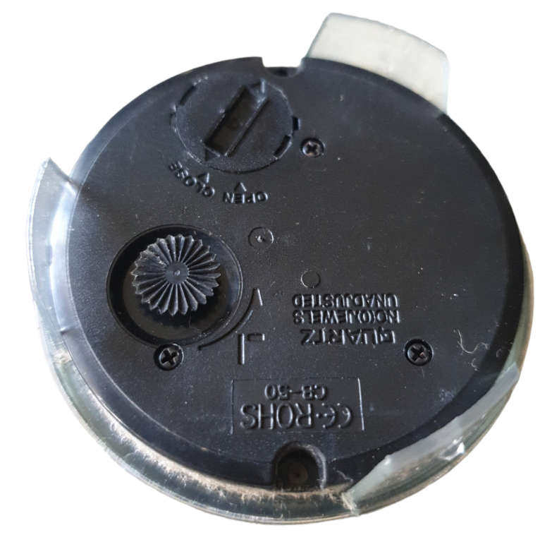 DULTON SMALL MAGNETIC KITCHEN CLOCK (NEW BATTERY INCLUDED)