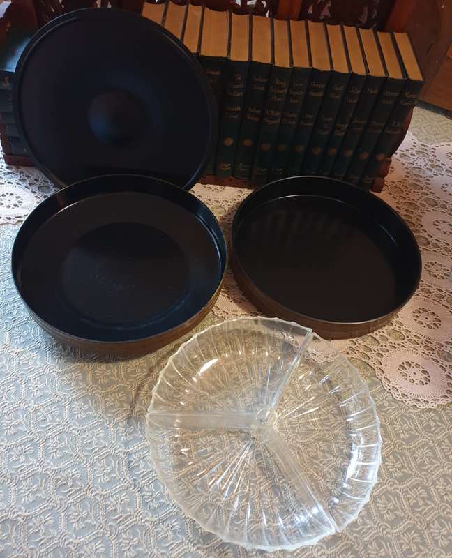 Vintage Made in Japan hard plastic snack bowl