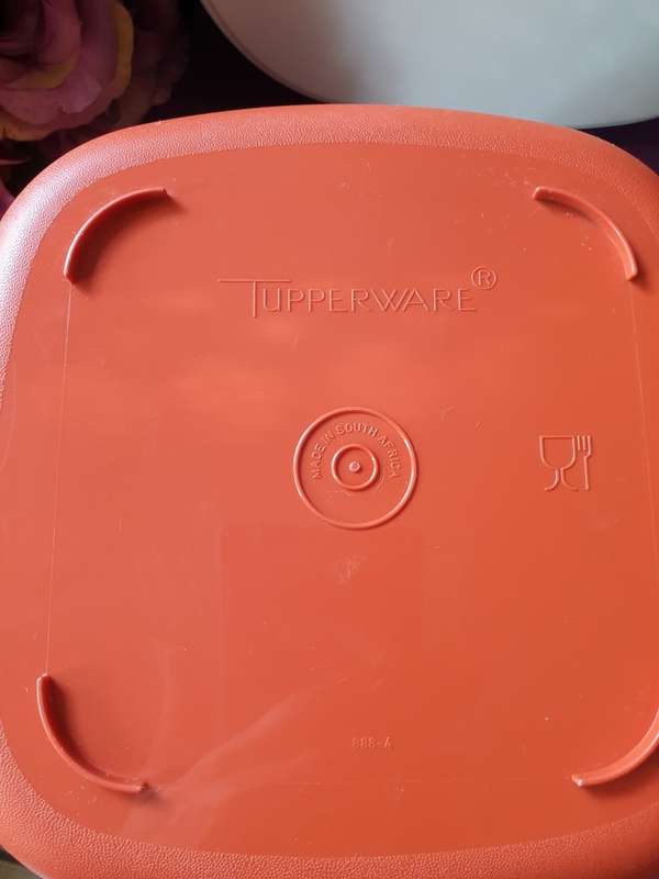 TUPPERWARE VINTAGE MICROWAVE RICE COOKER AND VEGGIE STEAMER