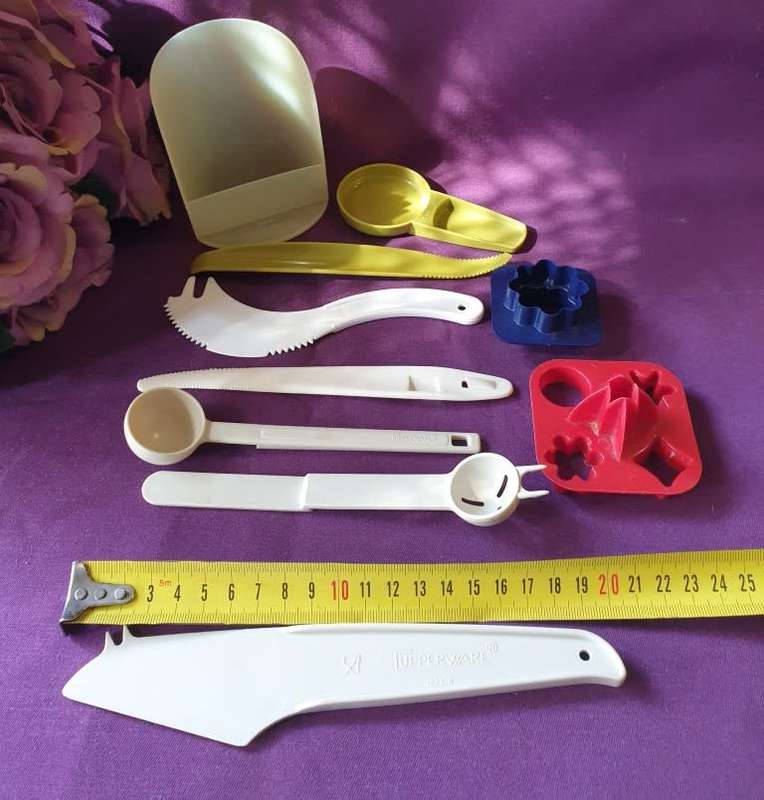 TUPPERWARE VINTAGE UTENSILS