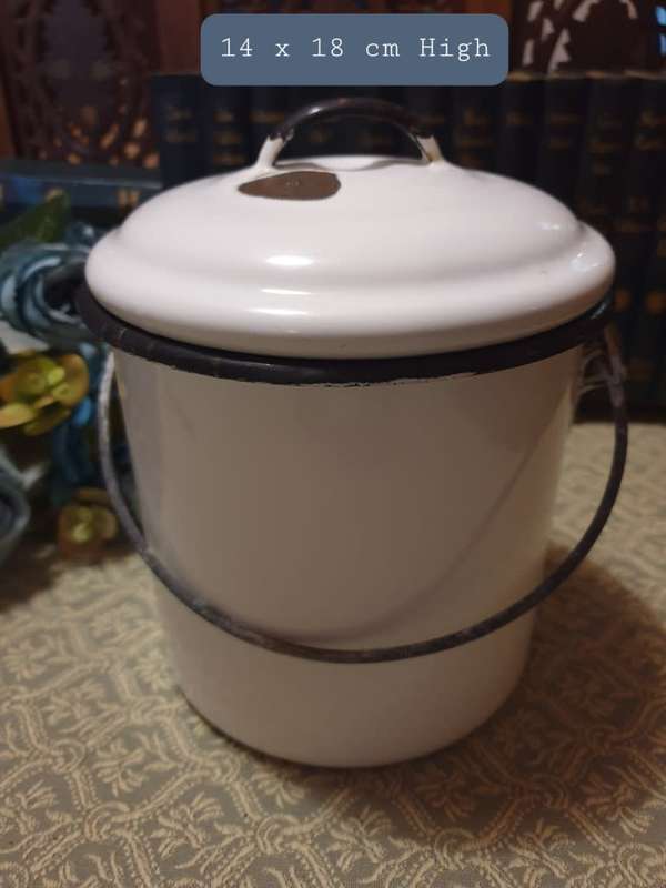 WHITE ENAMEL BILLY CAN