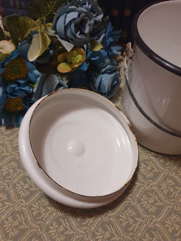 WHITE ENAMEL BILLY CAN