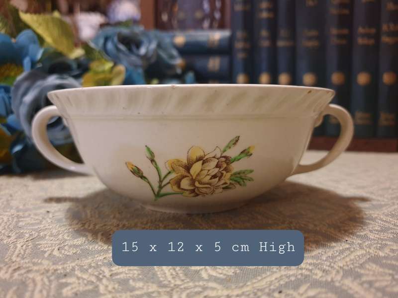 SET OF COUPE BOWLS & SAUCERS
