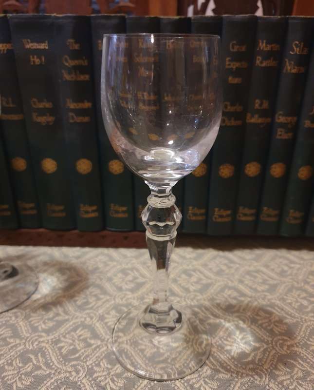 6 SHERRY GLASSES FOR YOUR COLLECTION