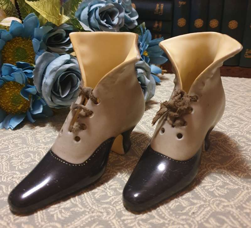 Unmarked Royal Bayreuth Laced Ladies Boots