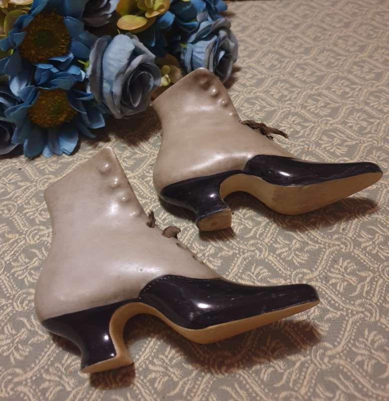 Unmarked Royal Bayreuth Laced Ladies Boots