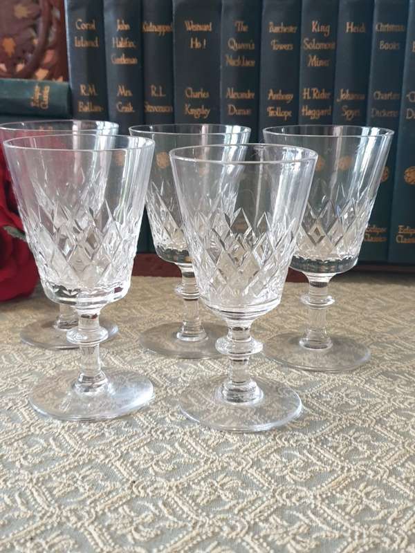 5 CRYSTAL SHERRY GLASSES