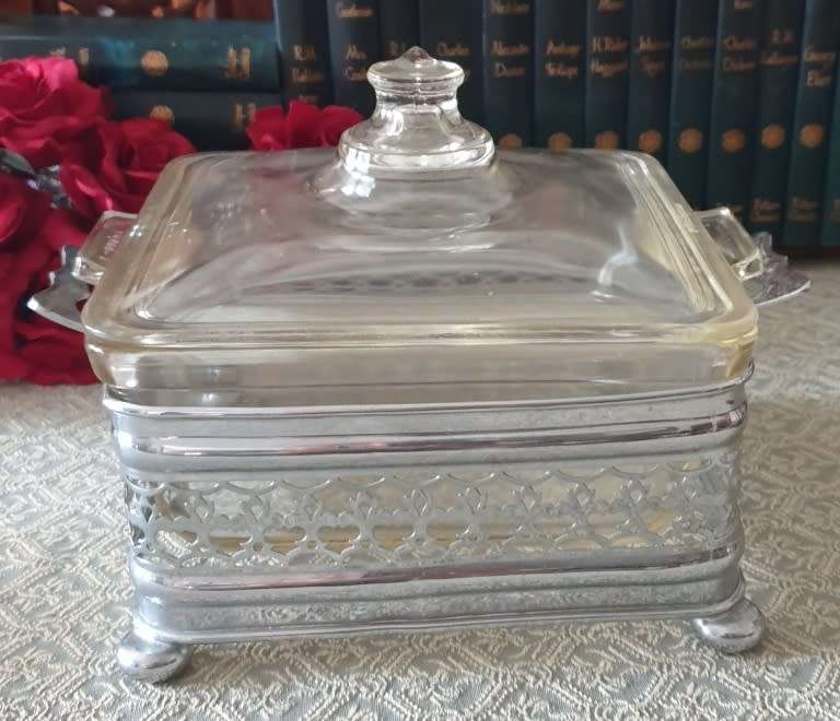 Vintage Pyrex bowl  with silver plated stand