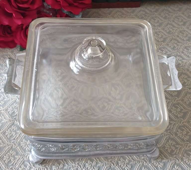 Vintage Pyrex bowl  with silver plated stand