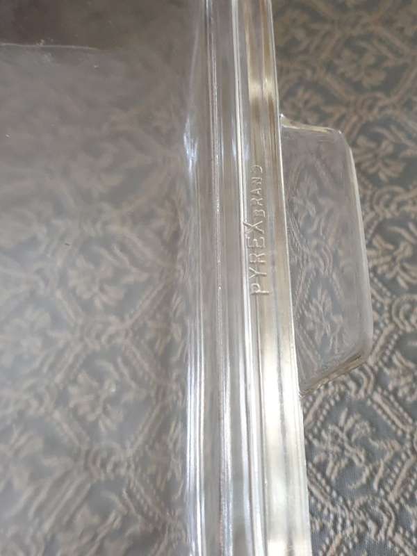 Vintage Pyrex bowl  with silver plated stand