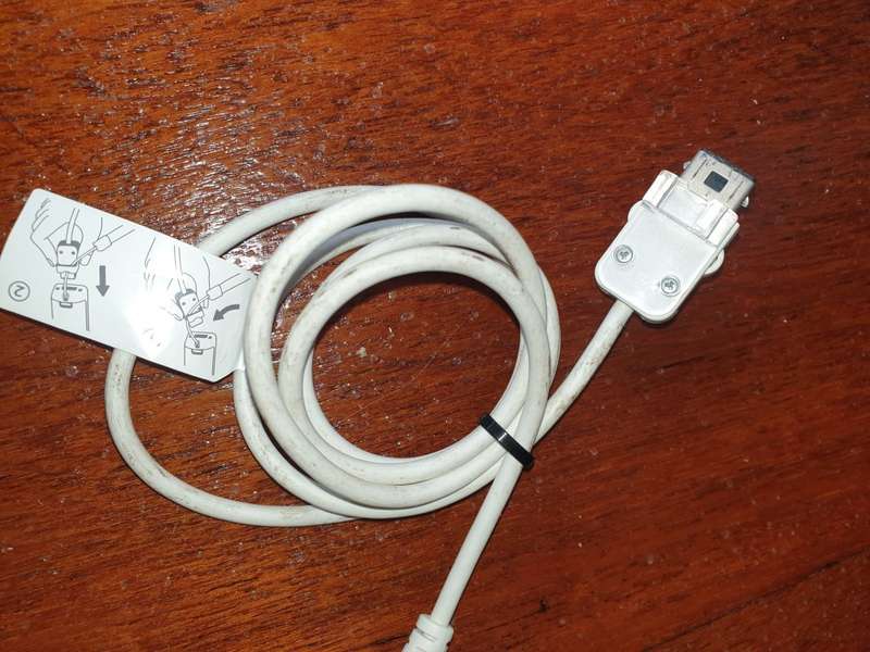 Nintendo Wii -    Wii Nunchucks .... B