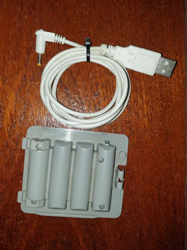 Nintendo Wii -    RECHARGABLE BATTERY FOR BALANCE BOARD