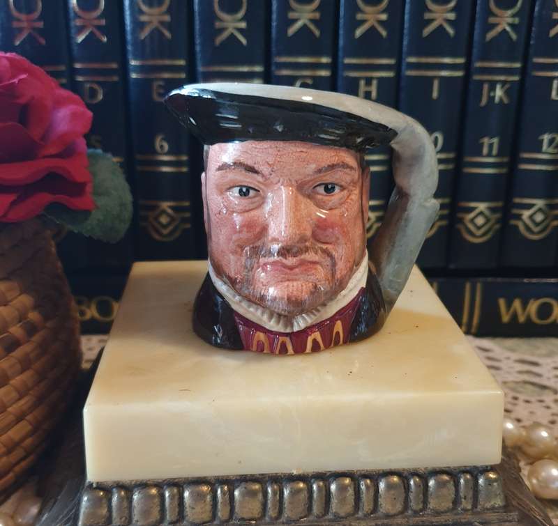 ROYAL DOULTON TOBY JUG