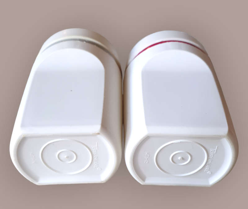 TUPPERWARE |  1980`S  | SALT AND PEPPER SET | VINTAGE |