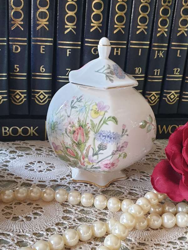 Aynsley Wild Tudor  JAR WITH LID  | Fine Bone China |