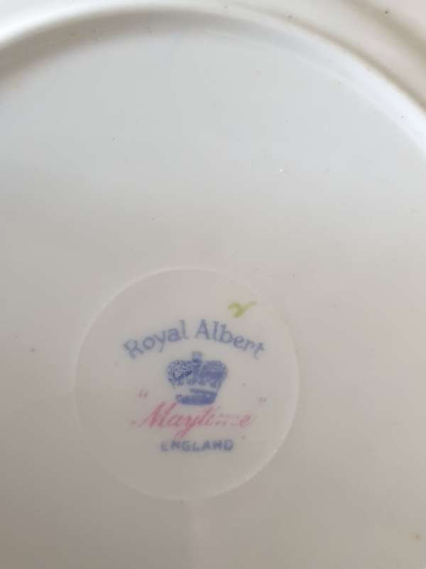 ROYAL ALBERT CAKE PLATE
