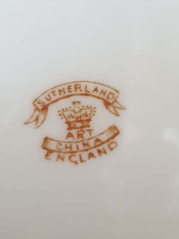 SUTHERLAND SMALL WALL DISPLAY PLATE