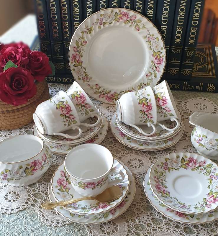OLD FOLEY TEA SET MADE IN ENGLAND WITH GOLD PLATED SUGAR SPOON