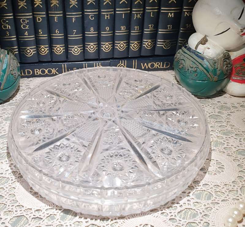 Vintage Snack Tray Plastic Very good condition for age.