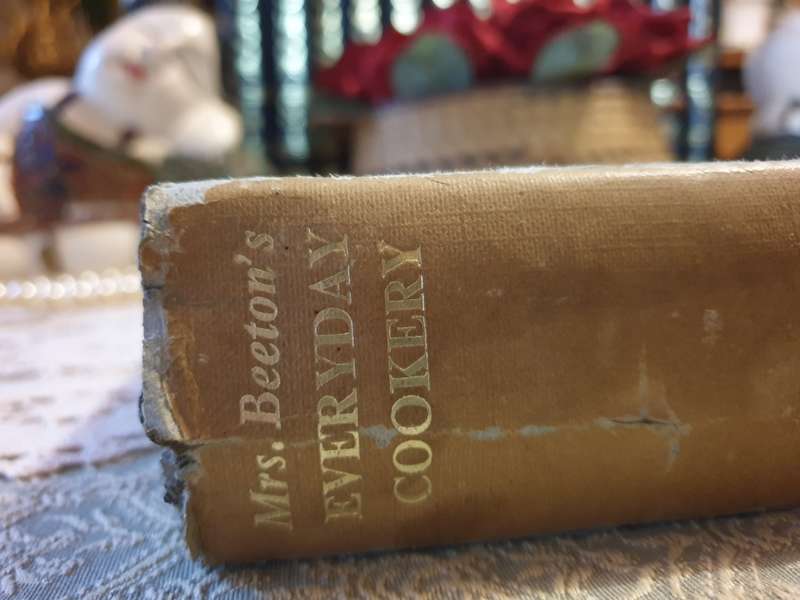 Mrs Beeton`s everyday cookery Book Vintage