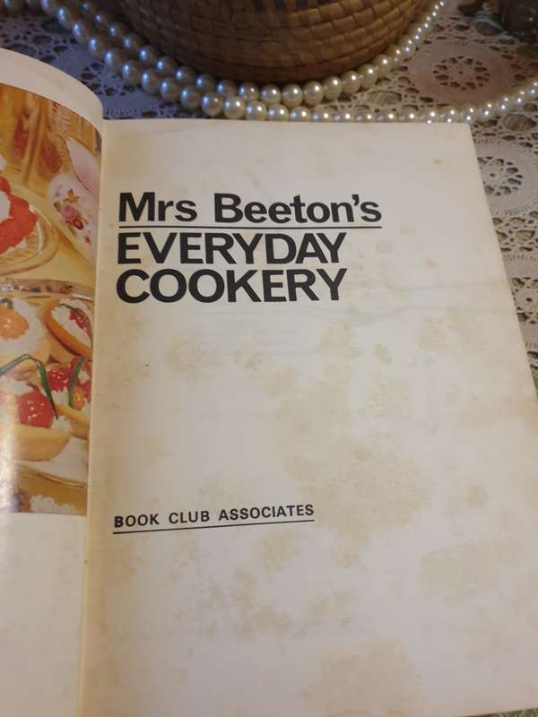 Mrs Beeton`s everyday cookery Book Vintage