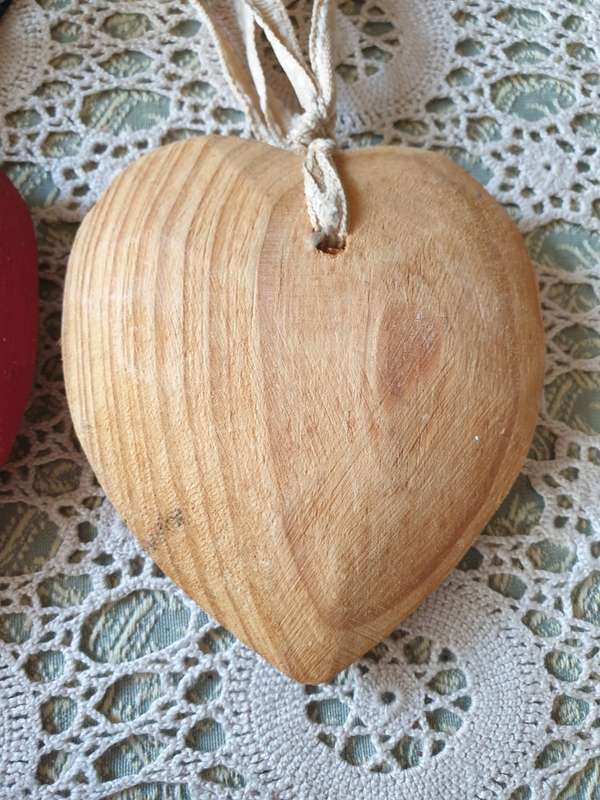 3 WOODEN HEARTS AND HEART TRINKET BOX
