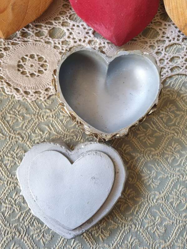 3 WOODEN HEARTS AND HEART TRINKET BOX
