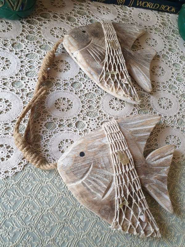 SET OF WOODEN FISH | NEEDS A FEW  SEA SHELLS |