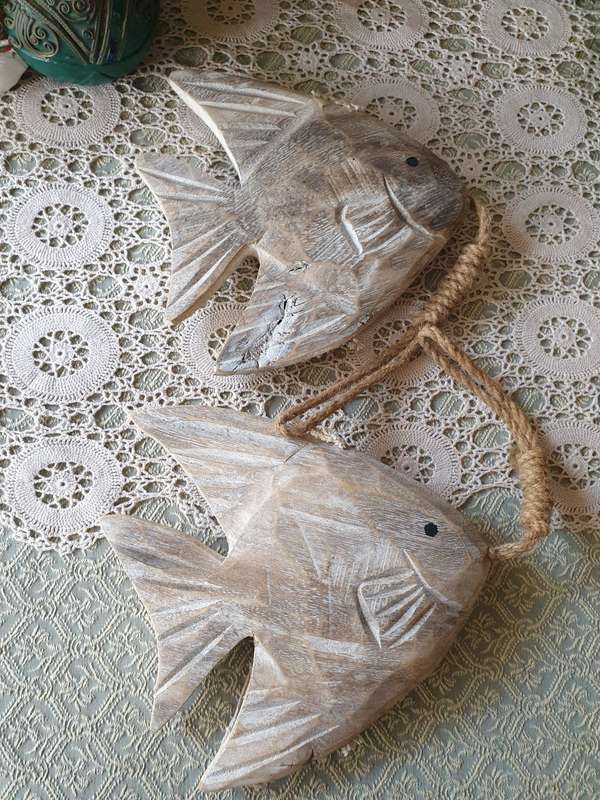 SET OF WOODEN FISH | NEEDS A FEW  SEA SHELLS |